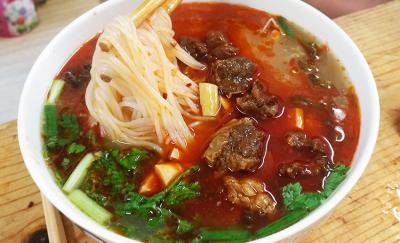 火鍋米線技術(shù)培訓(xùn)哪里好？麻辣鮮香地道重慶味