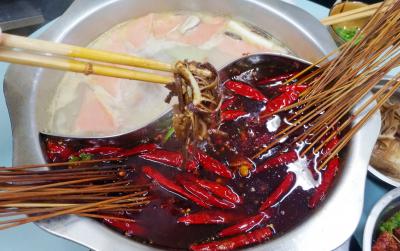 四川甘孜串串香技術(shù)培訓(xùn)學(xué)校多少錢？