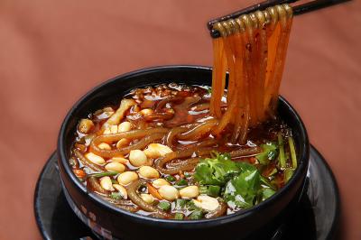 四川學(xué)習(xí)酸辣粉技能訓(xùn)練班哪里好？親自動手操作執(zhí)行