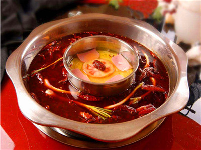 四川火鍋底料技術(shù)培訓(xùn)班哪家正宗？火鍋老油底料炒制技術(shù)