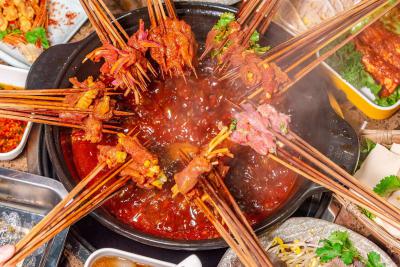 成都正宗串串香培訓(xùn)學(xué)校哪家好？底料做法配方學(xué)習