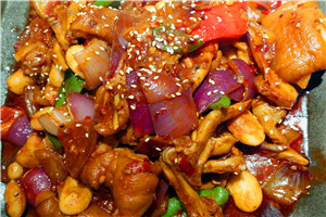  四川麻辣干鍋底料技術(shù)做法哪里好？干鍋料油制作