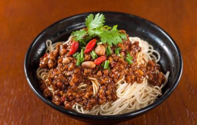雜醬面培訓(xùn)哪個(gè)好？從配料到烹飪