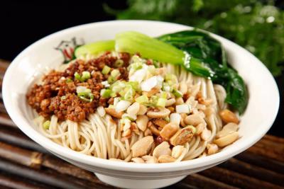 成都擔(dān)擔(dān)面食技術(shù)培訓(xùn)哪里好？面臊炒制流程技巧