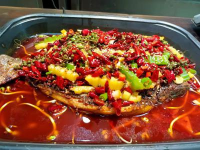 萬(wàn)州烤魚技術(shù)培訓(xùn)怎樣可以學(xué)好？培訓(xùn)期間包食宿