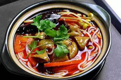 成都餐飲培訓(xùn)學(xué)校，哪里有砂鍋米線技術(shù)培訓(xùn)？