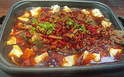 成都學(xué)萬(wàn)州烤魚(yú)培訓(xùn)機(jī)構(gòu)哪里好？想學(xué)烤魚(yú)哪里有