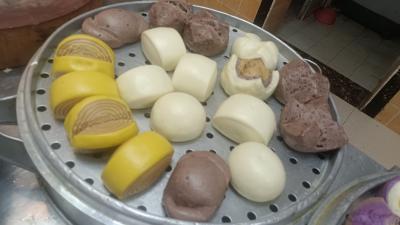 培訓(xùn)小吃?xún)r(jià)格學(xué)校有哪些？美食小吃技術(shù)培訓(xùn)學(xué)校