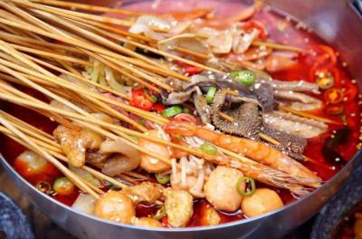 冷鍋串串技術(shù)培訓(xùn)班多少錢？探秘成都砂鍋串串內(nèi)幕！