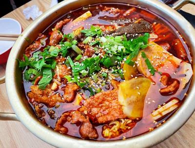 學冒菜技術(shù)培訓多少錢？冒菜培訓費用受多因素影