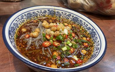 酸辣粉培訓(xùn)哪家味道好？  成都酸辣粉培訓(xùn)哪家味道好？