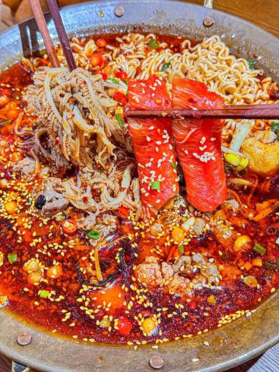 如何挑選冒菜培訓(xùn)學(xué)校？掌握正宗冒菜制作技藝的關(guān)鍵方法